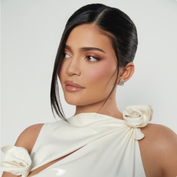 🎉HP🎉 Kylie Cosmetics Mini Pressed Powder Eyeshadow Palette: The Mini Bronze - Picture 6 of 10